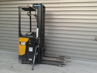 Stand-on pallet stacker Caterpillar NSR20N
