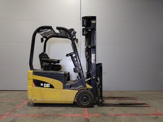 Three wheel front forklift Caterpillar EP16NT