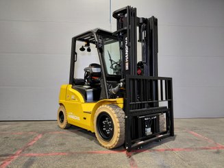 Four wheel front forklift Hangcha XE30Hi ( CPD30-XEY2H2-SI )