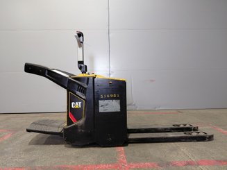 Stand-on pallet truck Caterpillar NPV20N2