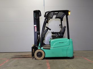 Three wheel front forklift Yale ERP15VTSWB - 4