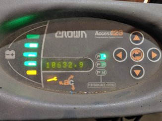 Four wheel front forklift Crown SCF6040-18 - 9