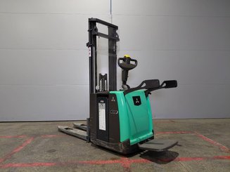 Stacker truck with folding platform Mitsubishi SBV12P