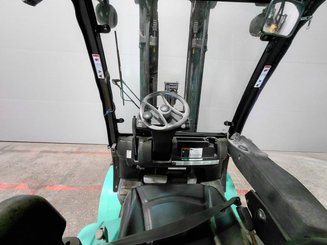Four wheel front forklift Yale GLP35 - 7