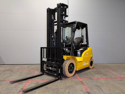 Four wheel front forklift Hangcha XE20i (CPD20-XEY2HA-SI)  - 1