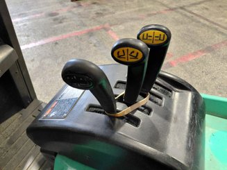 Three wheel front forklift Yale ERP16 ATF