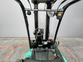 Three wheel front forklift Yale ERP16VTLWB - 7