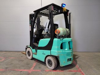 Four wheel front forklift Yale GLP20SX - 2