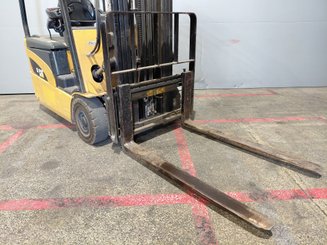 Three wheel front forklift Caterpillar EP16NT - 6