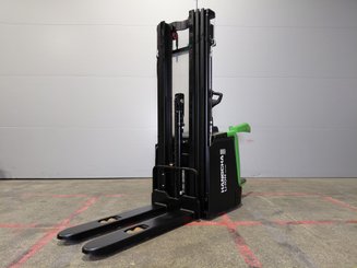 Stacker truck with folding platform Hangcha CDD16-XT1S-SI