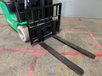 Three wheel front forklift Hangcha XC3-20i (CPDS20-XCY2G-SI)