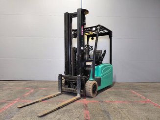 Three wheel front forklift Yale ERP16VTLWB - 1