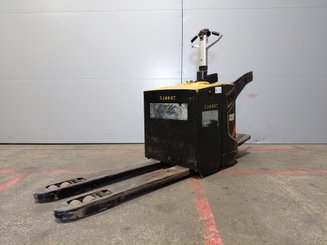 Stand-on pallet truck Caterpillar NPV20N2