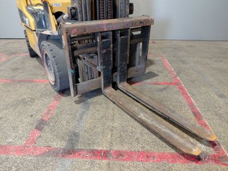 Four wheel front forklift Caterpillar GP30NTD - 7