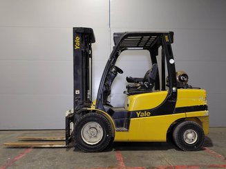 Four wheel front forklift Yale GLP35 - 4