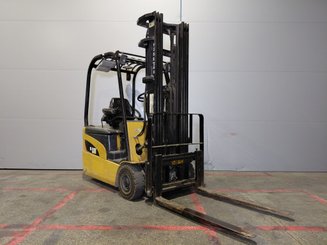 Three wheel front forklift Caterpillar EP16NT