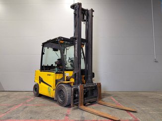 Four wheel front forklift Hyundai 45B9