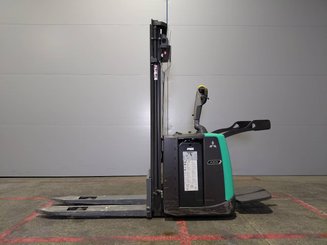 Stacker truck with folding platform Mitsubishi SBV12P