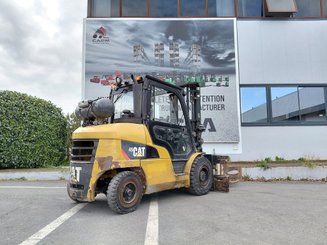 Four wheel front forklift Caterpillar GP45NTD
