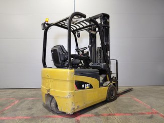 Three wheel front forklift Caterpillar EP16NT