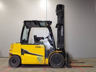 Four wheel front forklift Hyundai 45B9