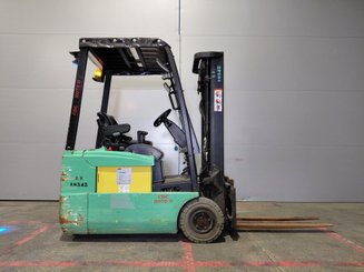 Three wheel front forklift Yale ERP16 ATF
