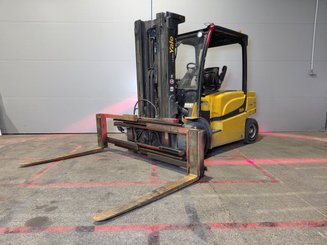 Four wheel front forklift Yale ERP45VL