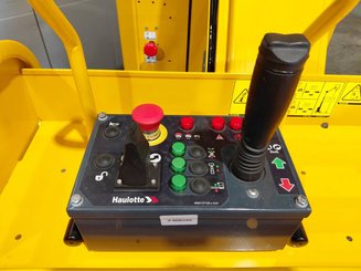 Vertical lift platform Haulotte star 10