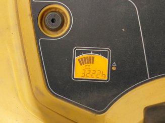 Stand-on pallet truck Caterpillar NPV20N2