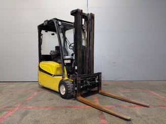 Four wheel front forklift Yale ERP20 - 1