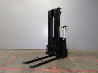 Pallet stacker Mitsubishi SBP12N2