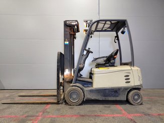 Four wheel front forklift Crown SCF6040-18