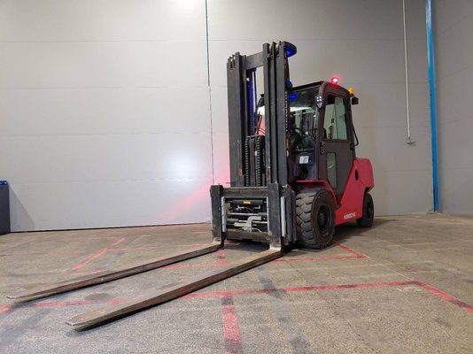 Four wheel front forklift Hangcha XF55D - 1