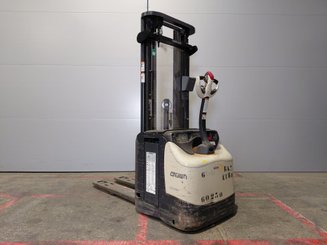 Pallet stacker Crown ESI4000-14 - 3