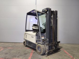 Four wheel front forklift Crown SCF6040-16