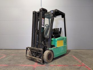 Three wheel front forklift Yale ERP16 ATF - 1
