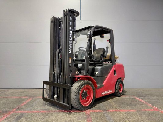 Four wheel front forklift Hangcha XF35G - 1