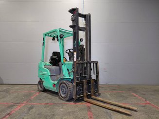 Four wheel front forklift Mitsubishi FD15