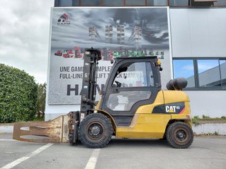 Four wheel front forklift Caterpillar GP45NTD