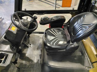 Four wheel front forklift Caterpillar GP45NTD - 6