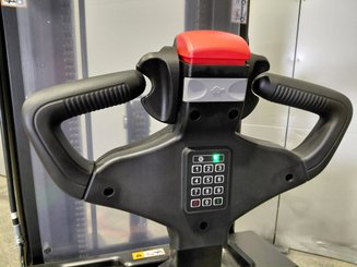 Stacker truck with folding platform Hangcha CDD16-XT1S-SI