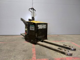 Stand-on pallet truck Caterpillar NPV20N2