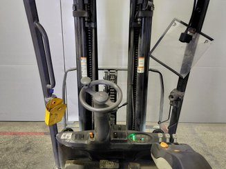 Four wheel front forklift Crown SCF6040-18