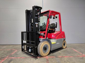 Four wheel front forklift Hangcha XE25i ( CPD25-XEY2HA-SI )