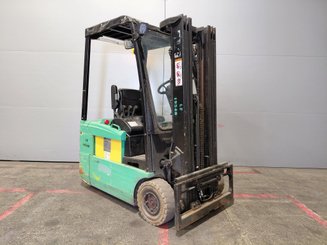 Three wheel front forklift Yale ERP16 ATF - 1