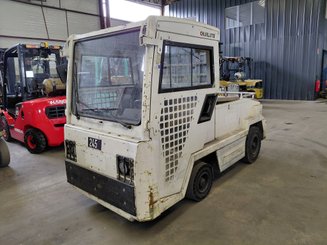 Tow tractor Charlatte T135 - 1