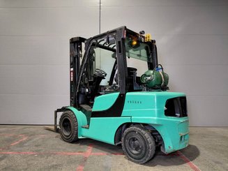 Four wheel front forklift Yale GLP35 - 2