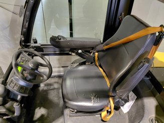 Four wheel front forklift Yale GLP70VX - 8