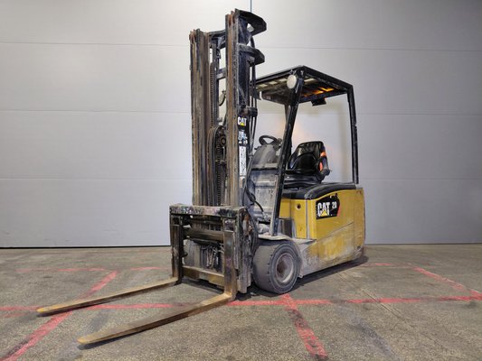 Three wheel front forklift Caterpillar EP20PNT - 1