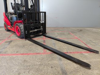 Four wheel front forklift Hangcha XF35D-2